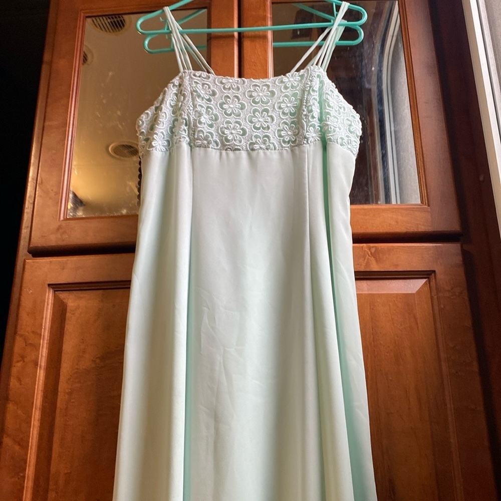 Vintage Mint Green Sleeveless Evening Gown with Lacey Floral Detail Summer Fall